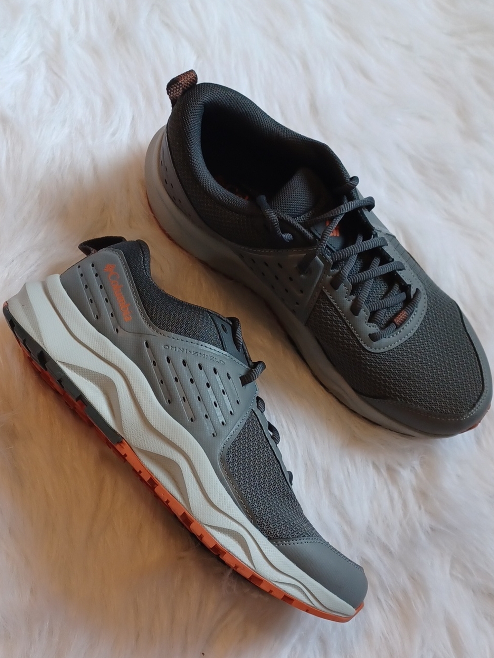 Columbia Trailstorm Elevate hiking shoes in a gray and orange. Mens 10.